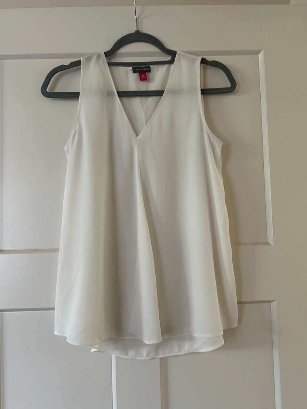 Vince Camuto White Sleeveless Blouse